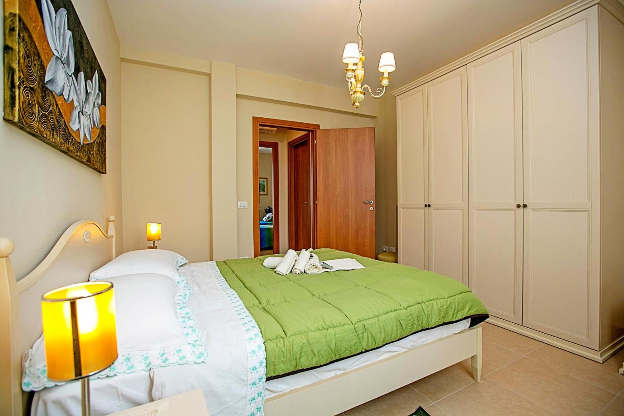 Villa Mimosa - Appartamento 2 - Happy Rentals Desenzano del Garda Eksteriør billede