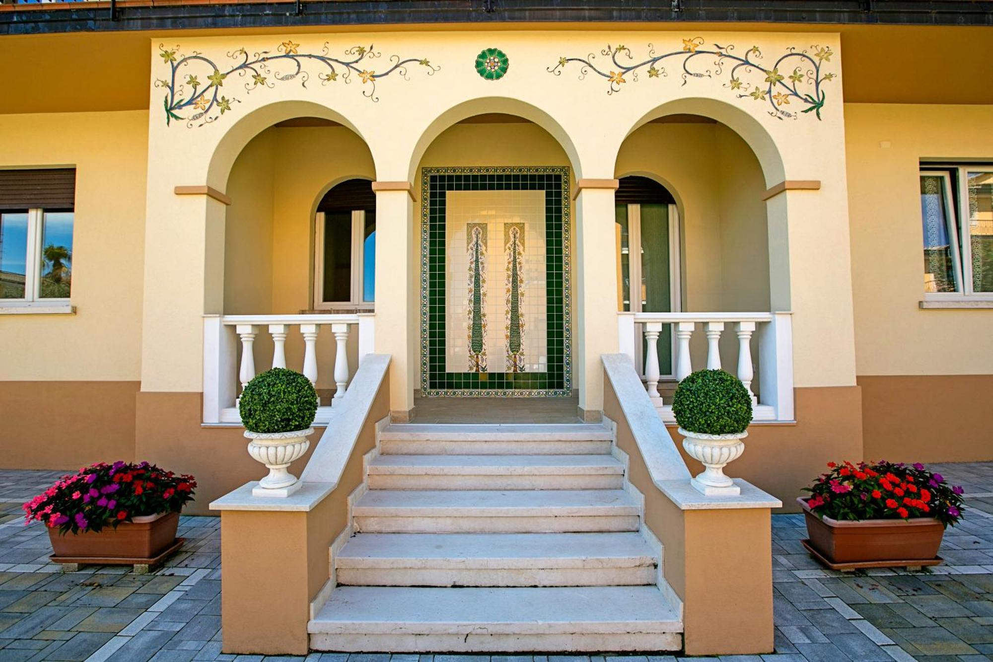 Villa Mimosa - Appartamento 2 - Happy Rentals Desenzano del Garda Eksteriør billede